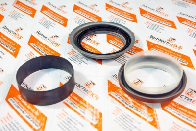 4024883 Сальник коленвала передний Cummins QSL9, L, 6CT ﻿Взаимозаменяемые номера: 3908141